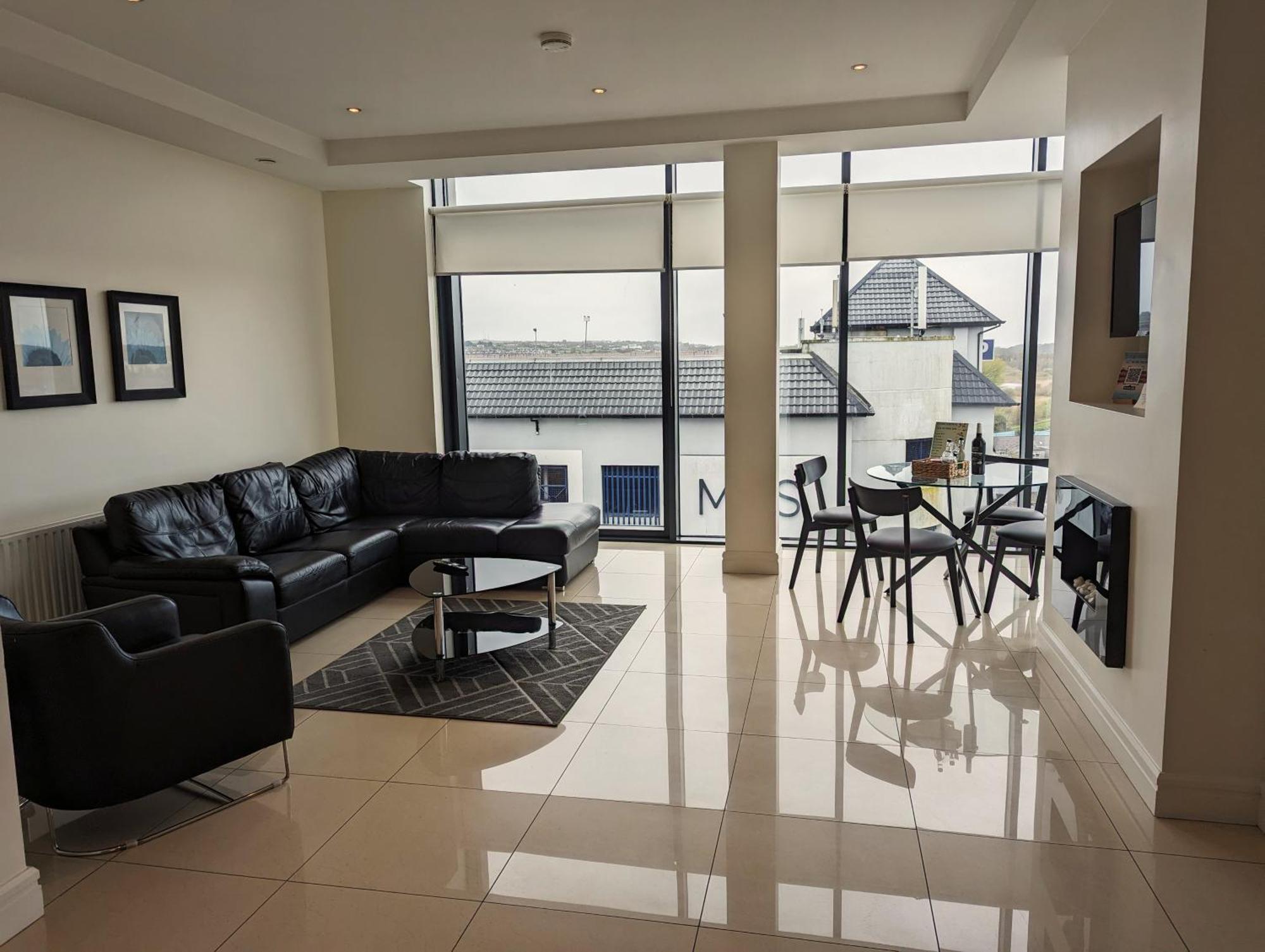 The Western Citypoint Apartments Galway Extérieur photo