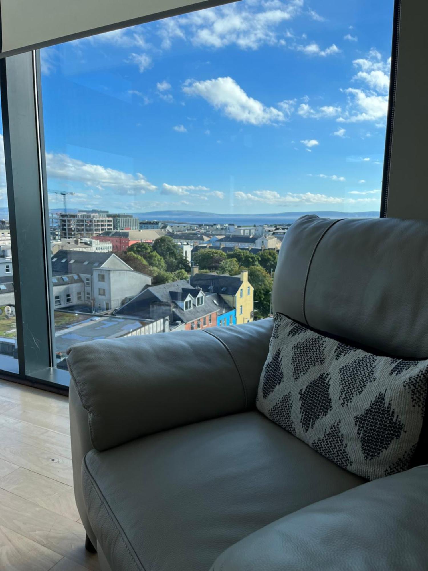 The Western Citypoint Apartments Galway Extérieur photo