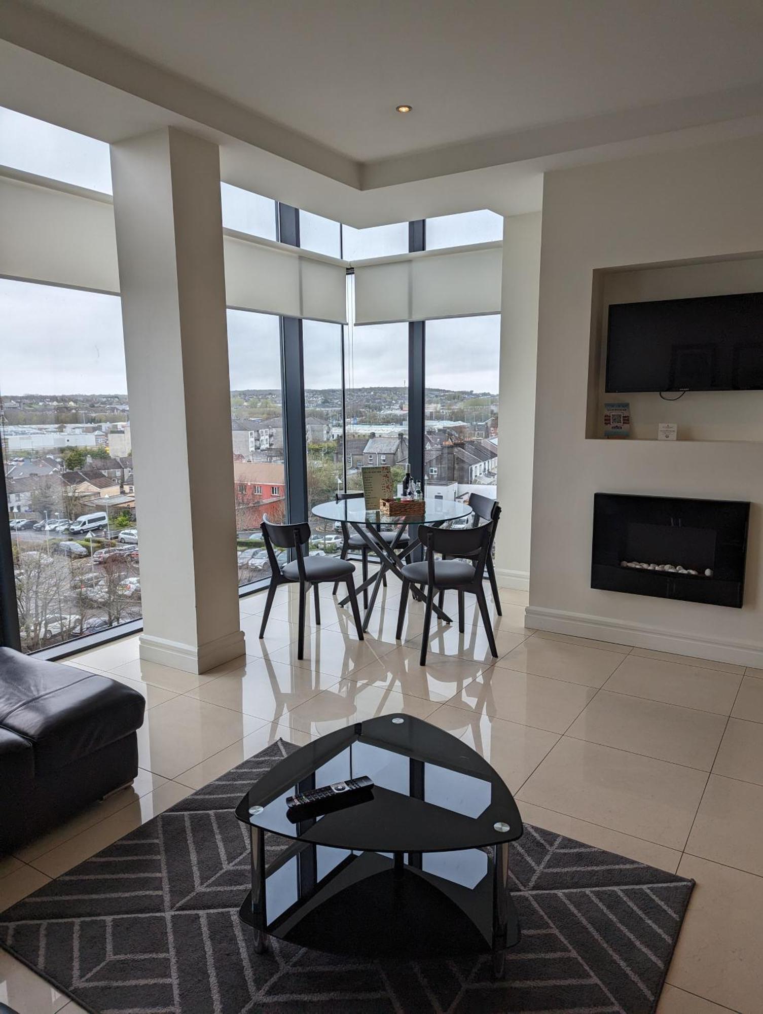 The Western Citypoint Apartments Galway Extérieur photo