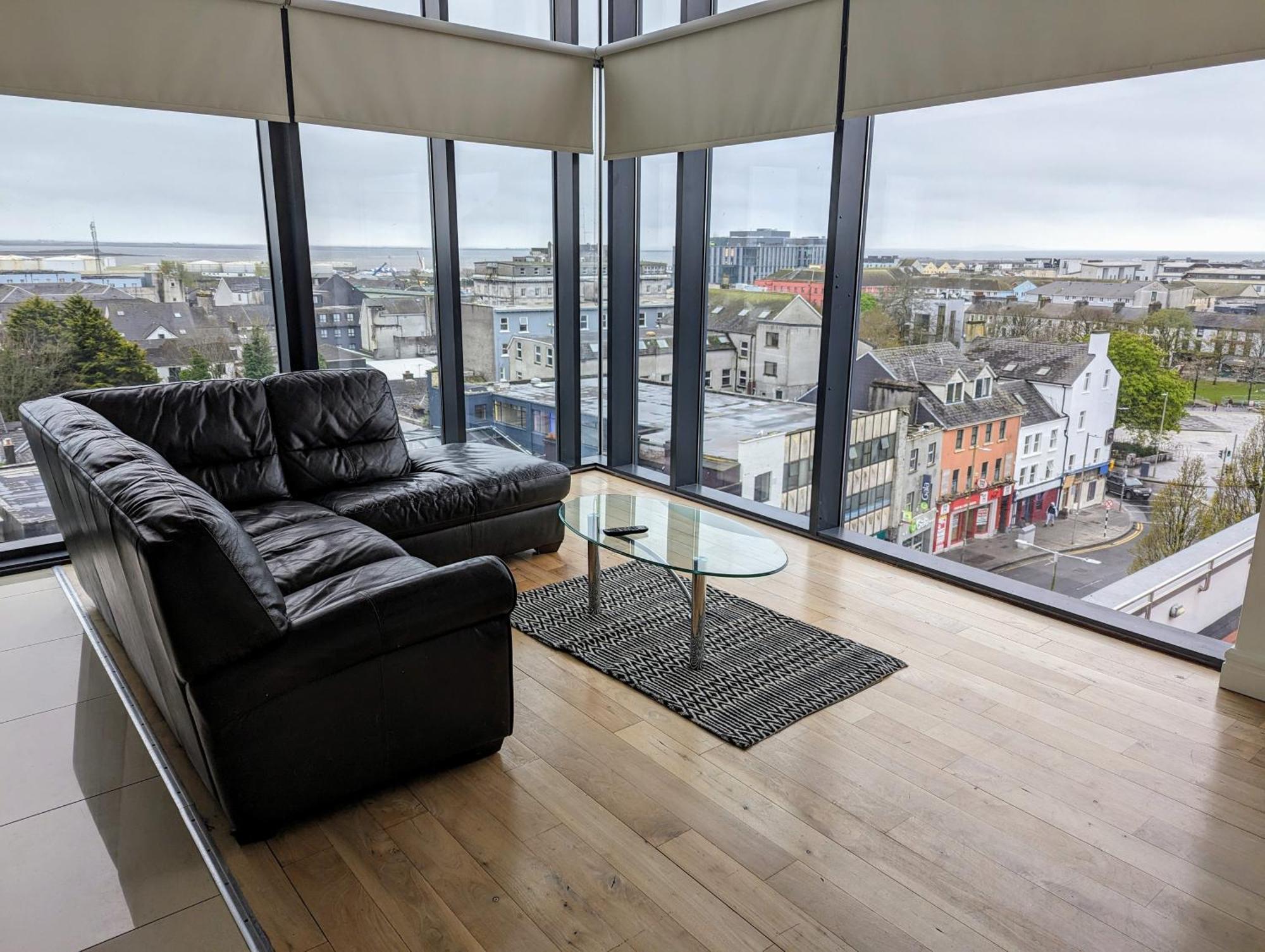 The Western Citypoint Apartments Galway Extérieur photo