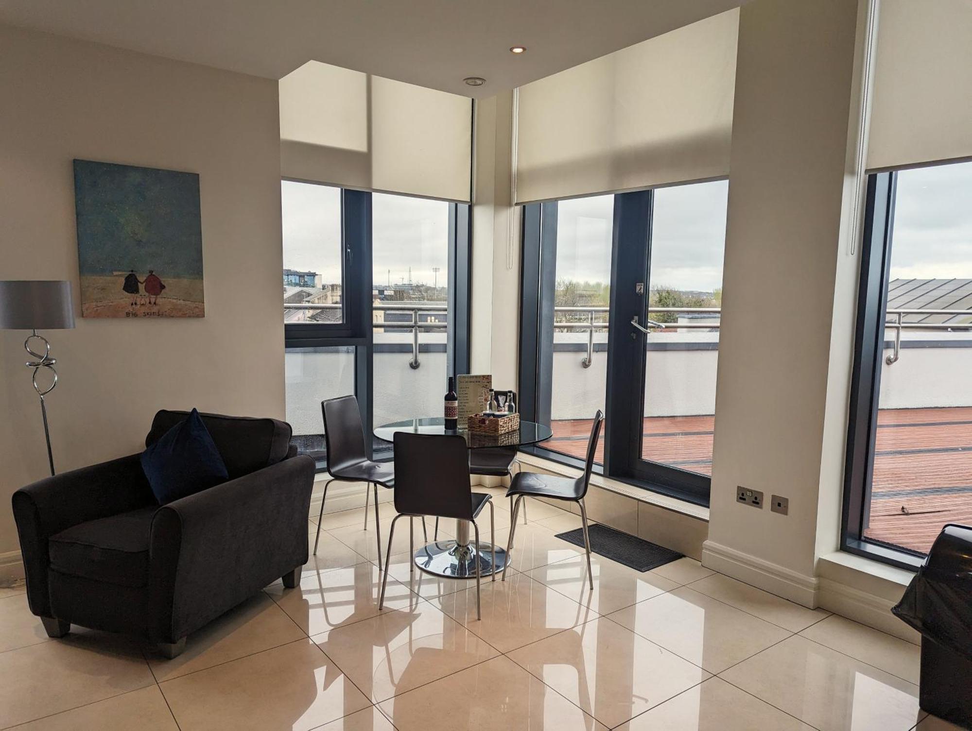 The Western Citypoint Apartments Galway Extérieur photo