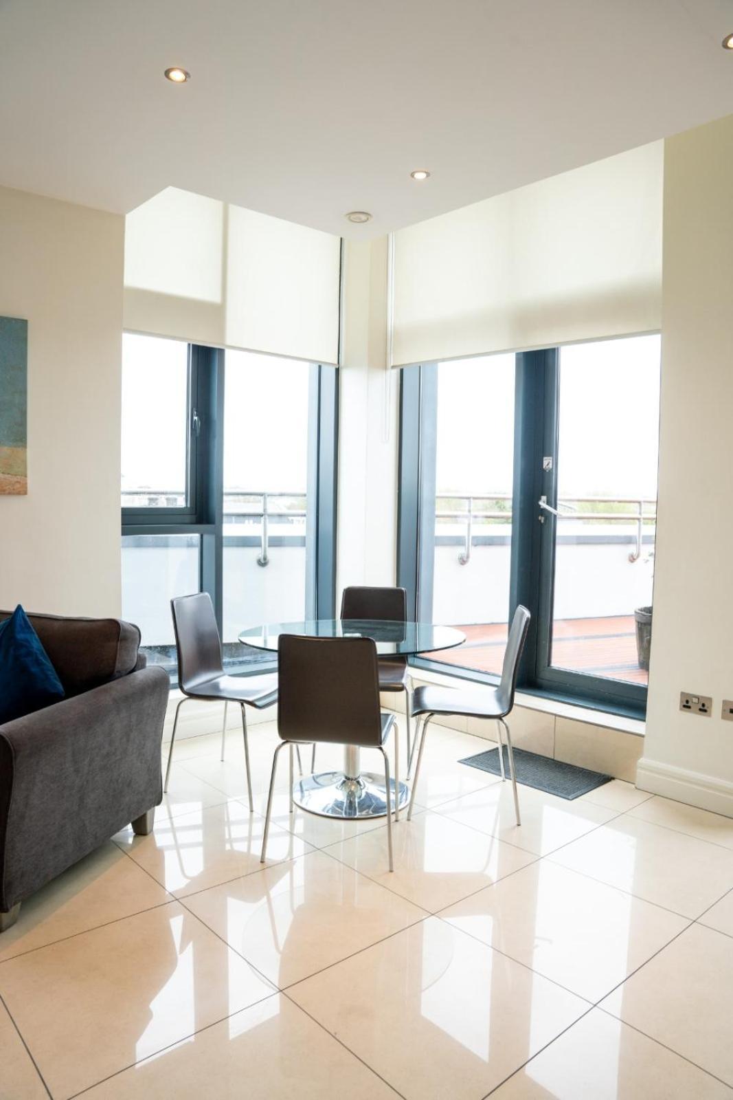 The Western Citypoint Apartments Galway Extérieur photo