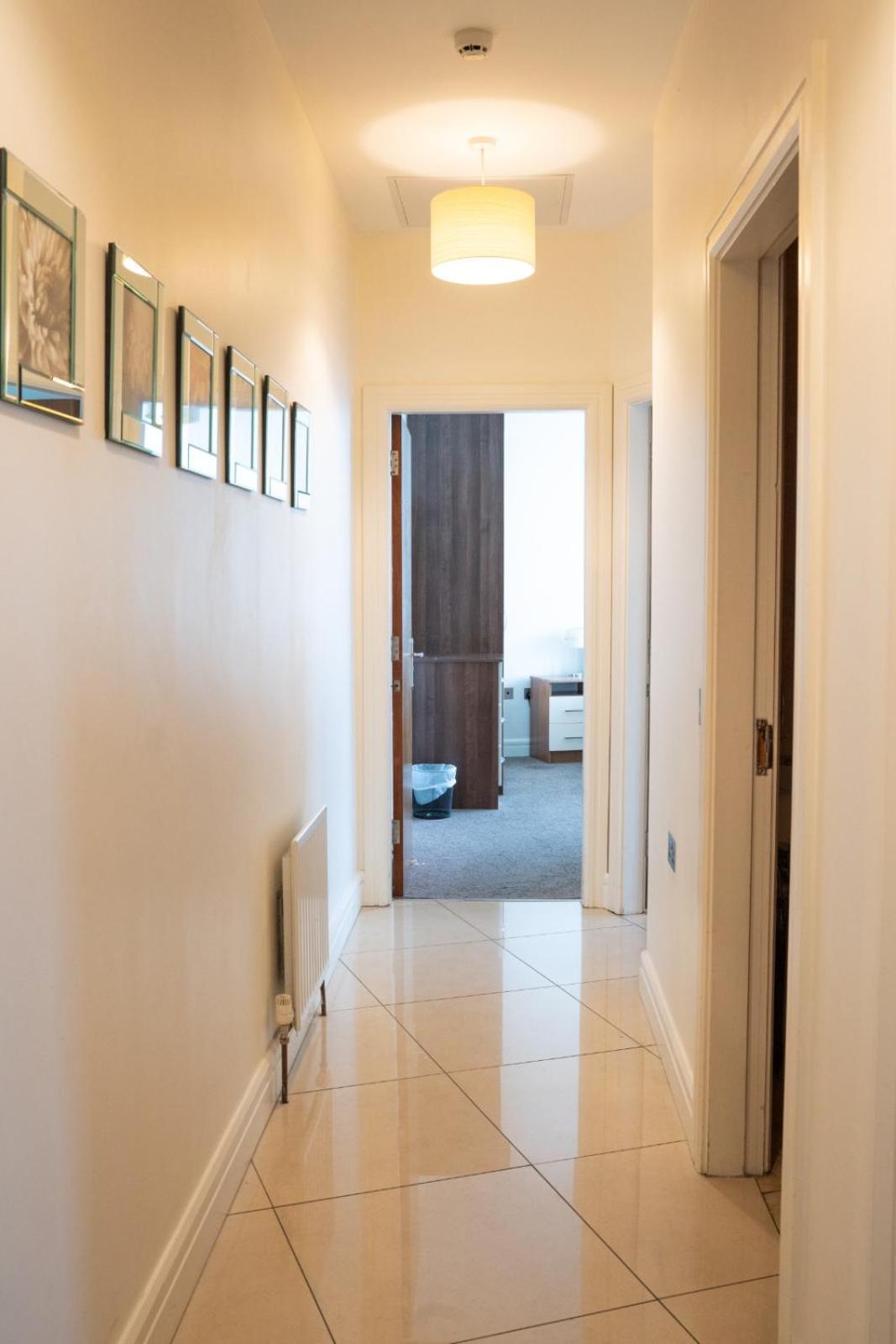 The Western Citypoint Apartments Galway Extérieur photo